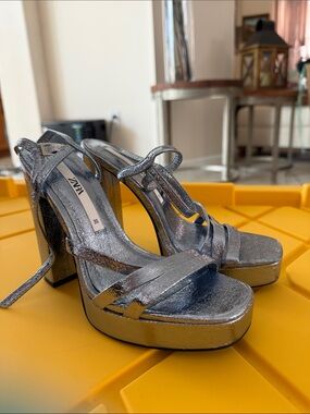 Brand new Zara Metallic Silver Platform Block Heel Sandals